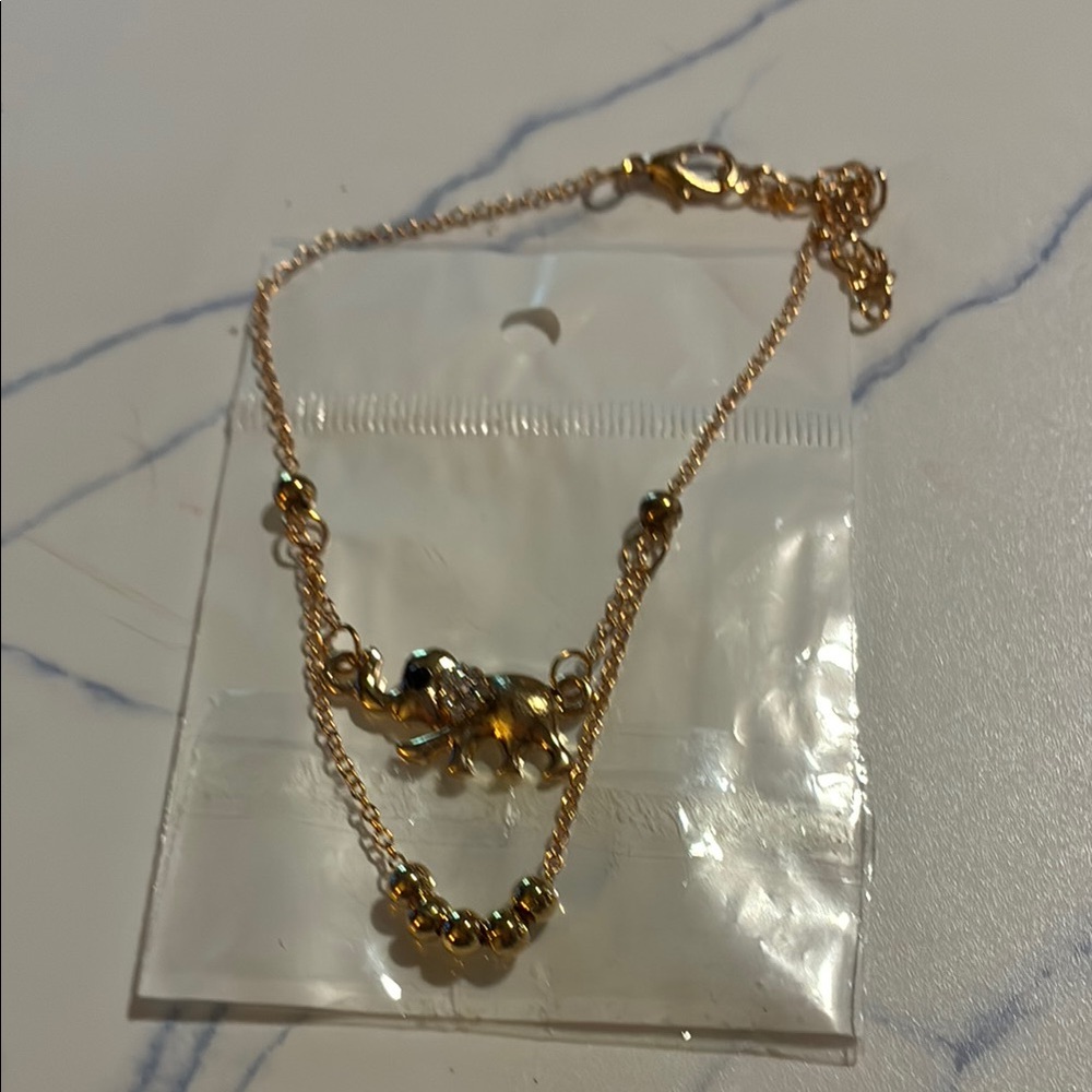 Elegant Gold colored Elephant ankle bracelet - Picture 2 of 4